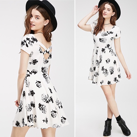Forever 21 Dresses & Skirts - Forever 21 - Rose Print Skater Dress
